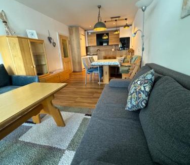 Maria Alm am Steinernen Meer Apartment | Alpenblick: Family-Friendly Retreat with Oceanfront Views