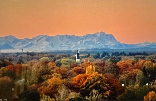 Thalkirchen House | Experience Alpine Bliss in München's Premier Suite