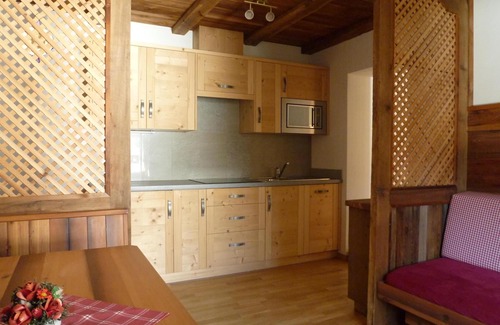 Melago House | Alpen Suite: Vacation Apartment with Scenic Views & Spa