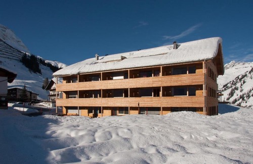 Warth Apartment | Explore Alpenappartement Bergkönig: Family-Friendly Retreat