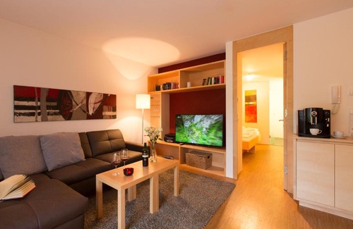 Warth Apartment | Explore Alpenappartement Bergkönig: Family-Friendly Retreat