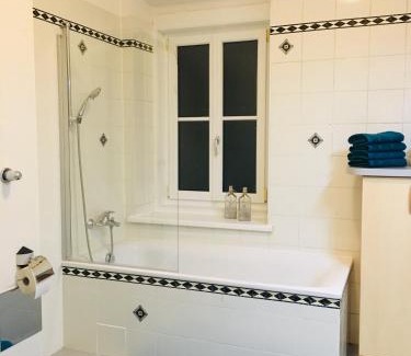 Vordernberg Apartment | Oceanfront Retreat at Alpenaquarium Grüblsee - Guest Rated 9.6