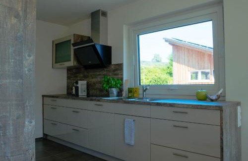 Bodolz Apartment | Alpenblick 3: Top-Rated Hotel with Family and Pet Amenities