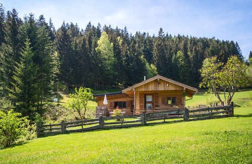 Aschau im Chiemgau Apartment | Perfect Alpenchalet Sachrang for Couples with Kitchen Access