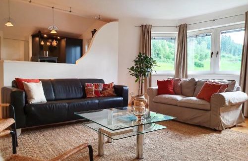 Goetzens Apartment | Scenic Gruberwirt Apartment with Mountain Views for Families