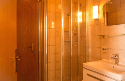 Karchau House | Alpengasthof Moser: Guest Rated 9.8 with Spa & Family Amenities