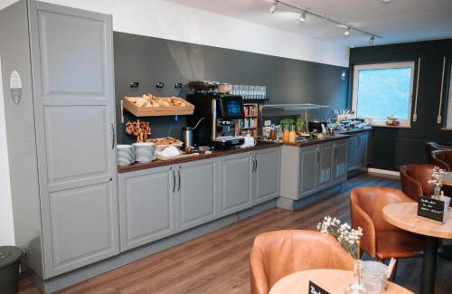 Furstenfeldbruck District Bed & Breakfast | Pet-Friendly Alpenglühen Smart Hotel with Great Amenities
