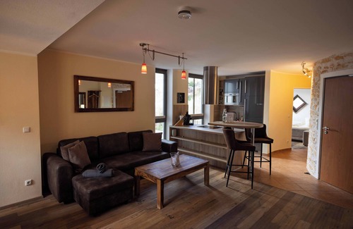 Berchtesgaden Apartment | Relax at Ferienparadies Alpenglühn: Pet-Friendly Retreat
