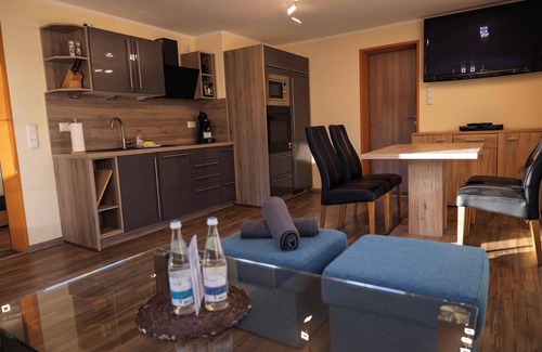 Berchtesgaden Apartment | Relax at Ferienparadies Alpenglühn: Pet-Friendly Retreat