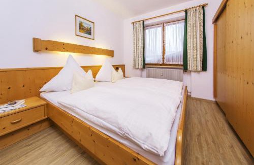 Entfelden Apartment | Discover Alpenglühn: 4-Star Hotel with Hot Tub & Family Rooms