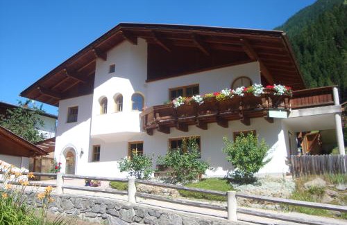 Volderau Apartment | Top-Rated Alpenhaus Christian: Family-Friendly Comfort Awaits
