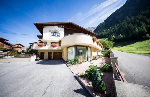 Soelden Apartment | Inviting Alpenheim Mathias: Pet & Child-Friendly Retreat