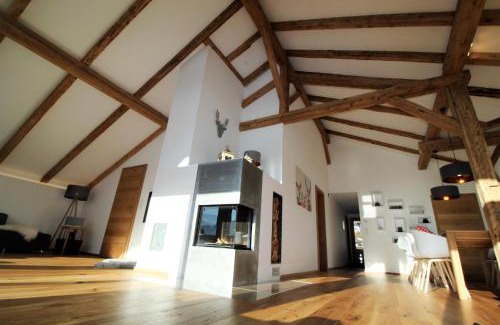Moosen Ski Chalet | Discover Alpenloft: Family-Friendly 4-Star Retreat