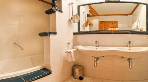 Seefeld in Tirol Hotel | Experience Alpenpark Resort Superior: Pet-Friendly Retreat