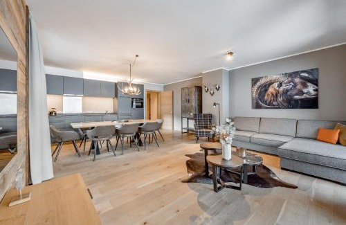 Warth Hotel | Relaxing AlpenParks Hotel & Apartment Arlberg with Pool