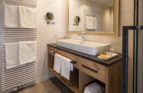 Galtur Hotel | Experience Alpenresort Fluchthorn: Pool, Spa & 4-Star Comfort