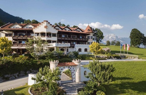 Soell Apartment | Comfortable Family Rooms at Hotel AlpenSchlössl Await You
