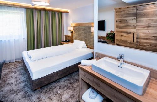 Mutterbergalm Hotel | Comfortable Alpensporthotel Mutterberg with Hot Tub & Breakfast