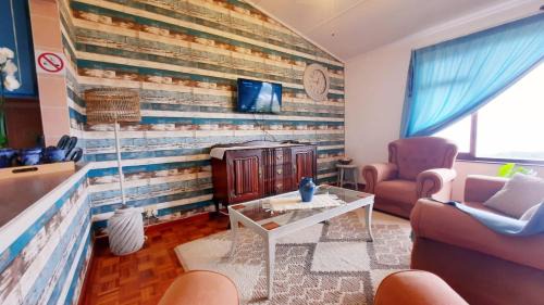 Umtentweni Apartment | Stunning Alpero Umtentweni with Ocean Views & Family Friendly