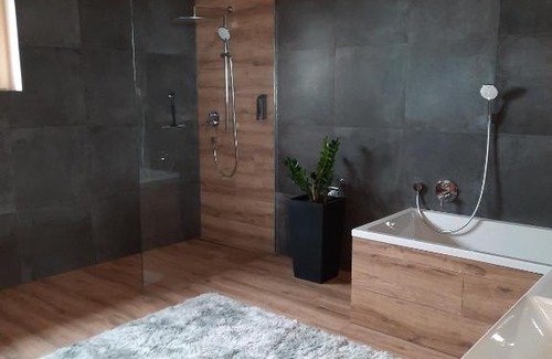 Schroecken Apartment | Alpha Apartment: Pet & Child Friendly with Guest Rated 9.8