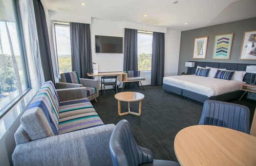 Eastern Creek Hotel | Discover Alpha Hotel Eastern Creek: 4-Star Comfort Awaits