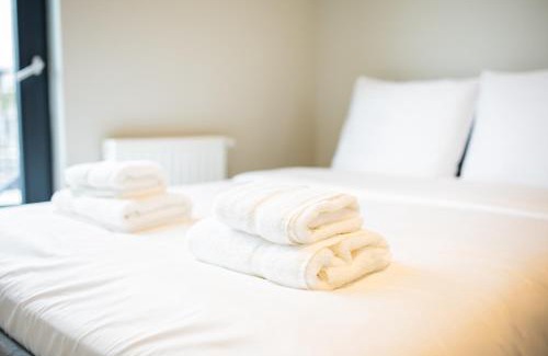 Noord Apartment | Elegant 3 Bedroom Apartment - Guest Rated 9.7/10