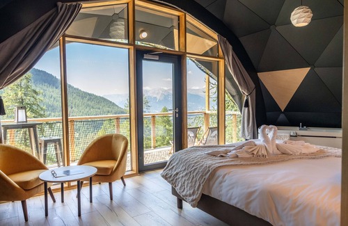 Les Orres Hotel | Discover Alpin D’Hôme: Spa, Restaurant & Family-Friendly