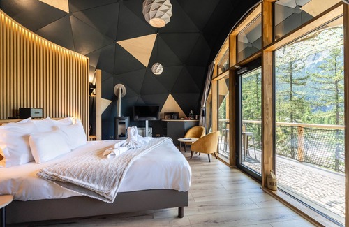 Les Orres Hotel | Discover Alpin D’Hôme: Spa, Restaurant & Family-Friendly