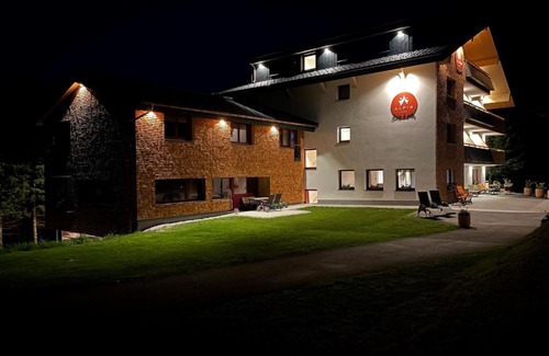 Warth Hotel | Experience Alpin: 4-Star Studios & Suites with Private Pool