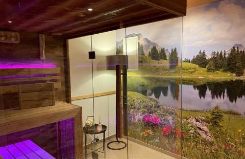 Schroecken Apartment | Alpina Appartements: Pet-Friendly Retreat with Hot Tub