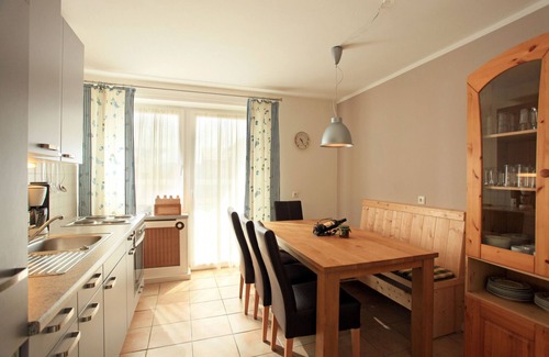 Kitzbuehel Apartment |  Alpine 2-Bedroom Apartment: Perfect for Families & Accessible 