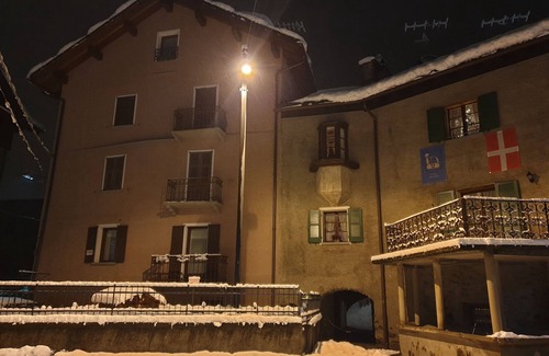 Bormio Apartment | Alpine Retreat in Bormio - Bike Friendly with Spa & Breakfast