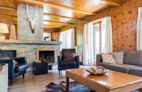 Reckingen Ski Chalet | Beautiful Holiday Home in Fieschertal with Inviting Garden
