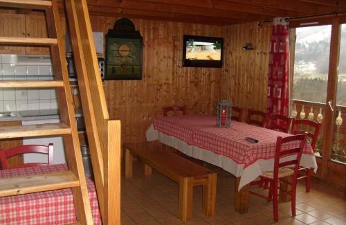 Le Thillot Ski Chalet | Inviting Chalet with Pool and Pet-Friendly Amenities