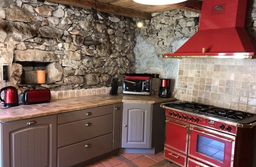 Montgellafrey Ski Chalet | Renovated Alpine Chalet Near Ski Resort - Perfect for Groups