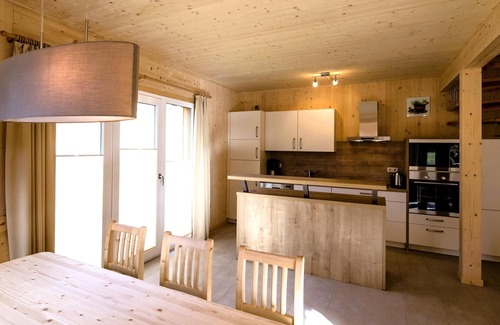 Murau Ski Chalet | Inviting Alpine Chalet with Infrared Sauna & Whirlpool
