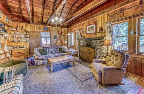 West Village House | Family-Friendly Alpine Cottage Rated 9.4/10 by Guests