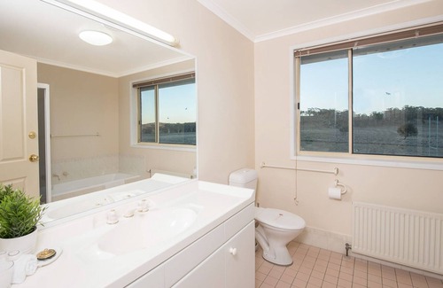 Avonside Other | Premier Alpine Drovers Rest: 10/10 Score & Family-Friendly Amenities