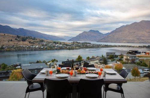 Queenstown Villa | Experience Alpine Edge Villa: Hot Tub, BBQ & Free Parking