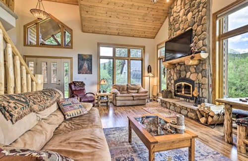 Blue River House | Scenic Blue River Alpine Retreat with Pet-Friendly Amenities