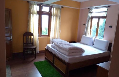 Gangtok House | Budget-Friendly Alpine Guest House - Perfect for Families