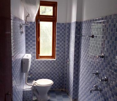 Gangtok House | Budget-Friendly Alpine Guest House - Perfect for Families