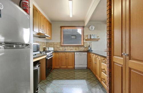 Hotham Heights Apartment | Alpine Haven 2: Family-Friendly Retreat with Kitchen Amenities