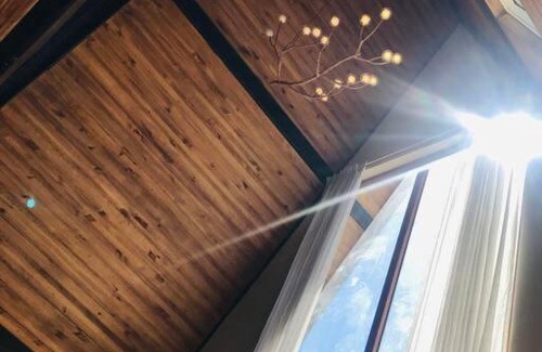 Urubamba Ski Chalet | Family-Friendly Alpine House Urubamba with Kitchen Amenities