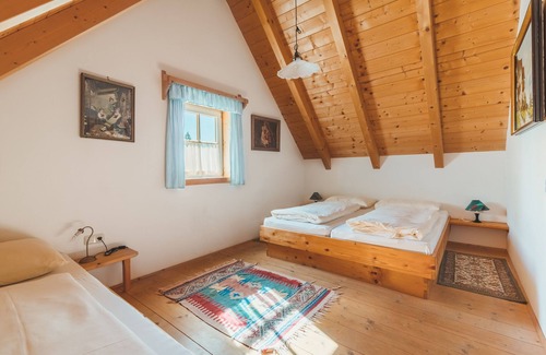 Bad Sankt Leonhard im Lavanttal Cabin | Discover Alpin Cabin in Klippitz: Family-Friendly Retreat