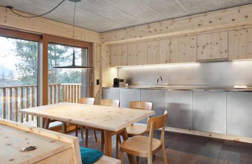 Pontresina Apartment | Discover Alpine Lodge Chesa al Parc: Rated 9.8/10 & Pet Friendly