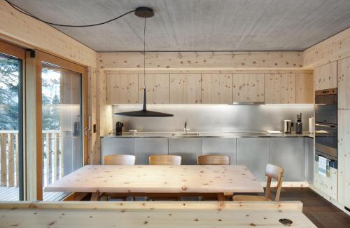 Pontresina Apartment | Discover Alpine Lodge Chesa al Parc: Rated 9.8/10 & Pet Friendly