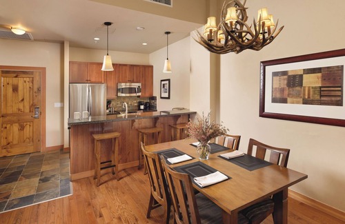 Snowmass Village Condo | Ultimate Alpine Retreat at Capitol Peak Lodge - 10/10 Rated