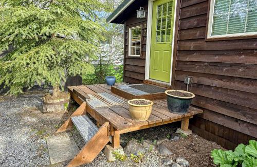 Alyeska House | Pet-Friendly Alpine Serenity Cabin for Family Getaways