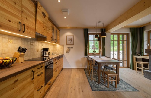 Ukanc Ski Chalet | Alpine SPA Chalet with Sauna & Fireplace at Lake Bohinj